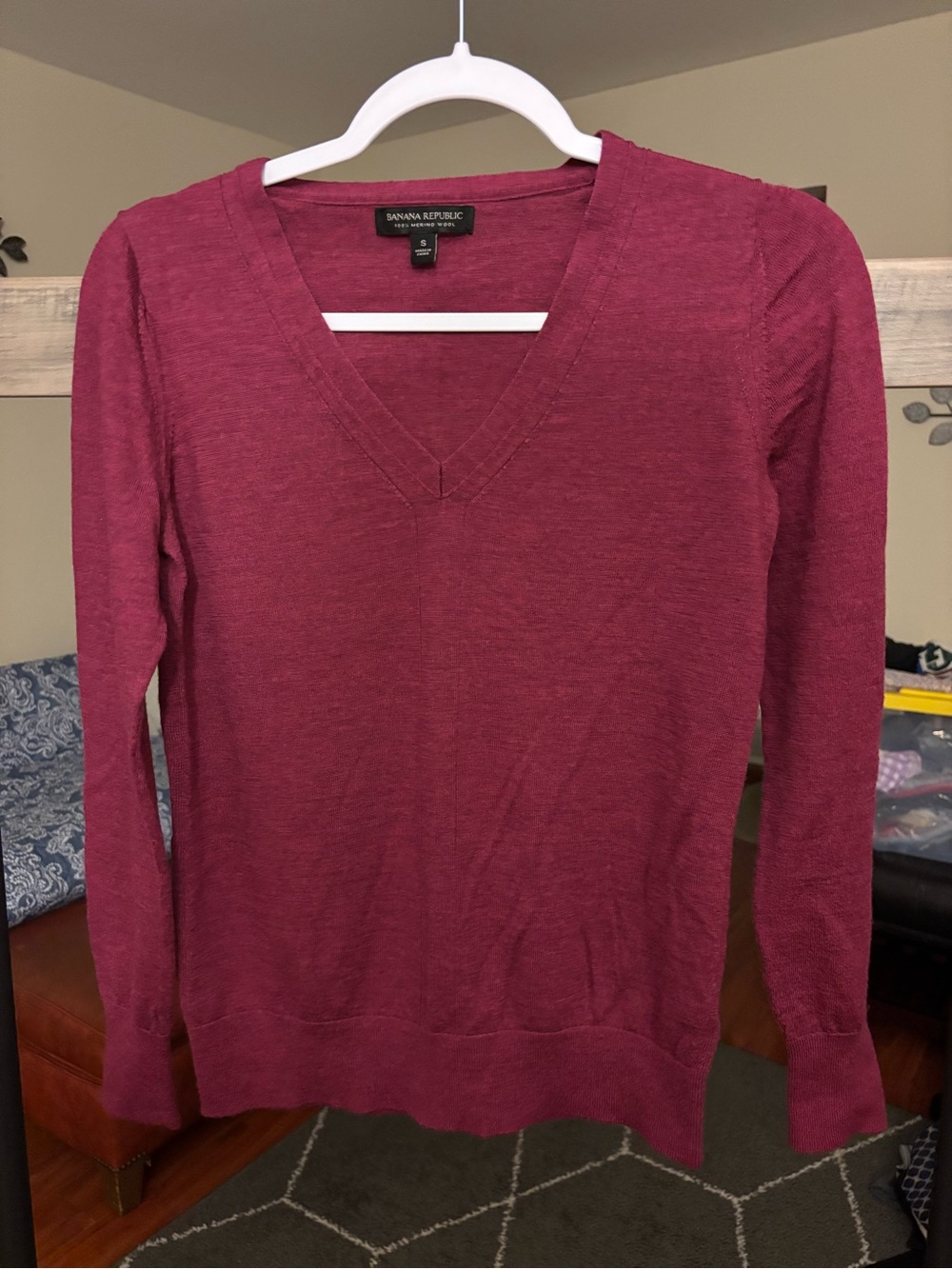 Banana Republic Women's V-Neck Sweater in Deep Berry (burgundy)